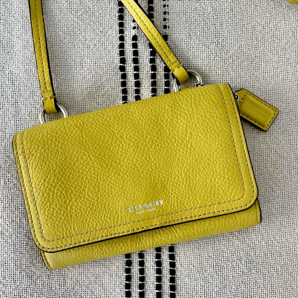 Coach Handbags - COACH Avery Leather Crossbody